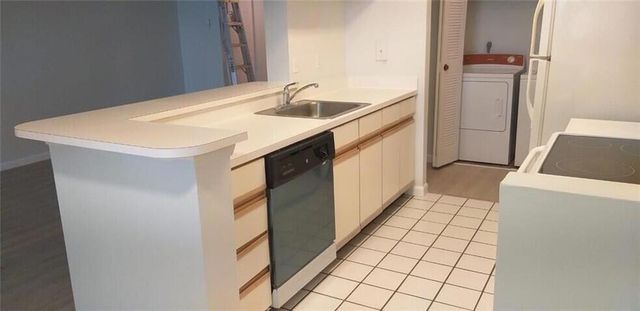 9933 Westview Drive 427, Coral Springs, FL 33076