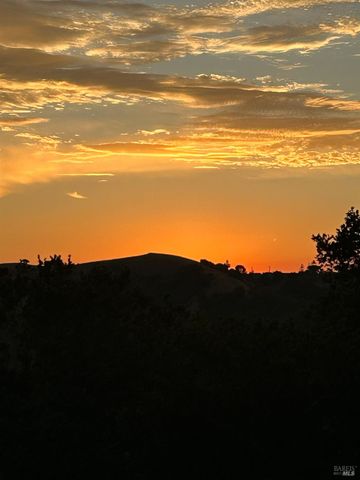 500 Iron Springs Rd, Fairfax, CA 94930