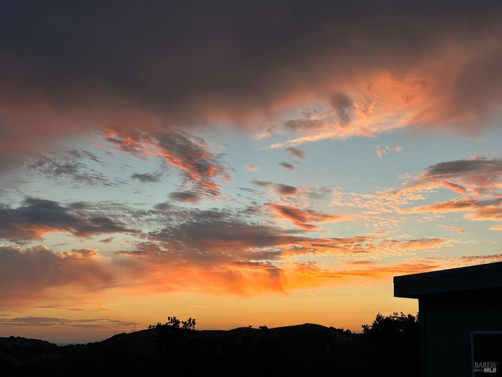 500 Iron Springs Rd, Fairfax, CA 94930