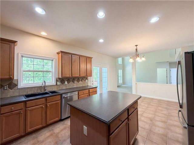 520 Lullaby Court, Fayetteville, GA 30214