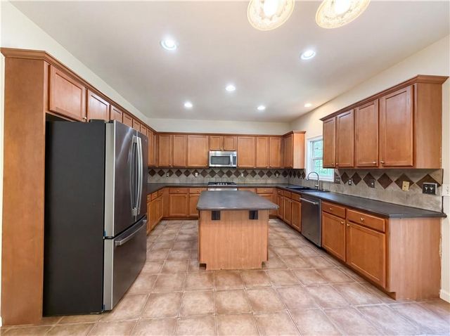 520 Lullaby Court, Fayetteville, GA 30214