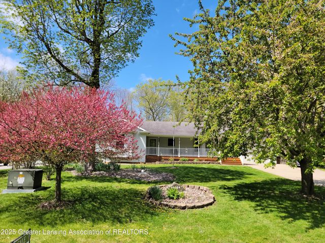 10004 Lakeside Drive, Perrinton, MI 48871