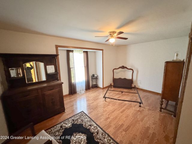 10004 Lakeside Drive, Perrinton, MI 48871