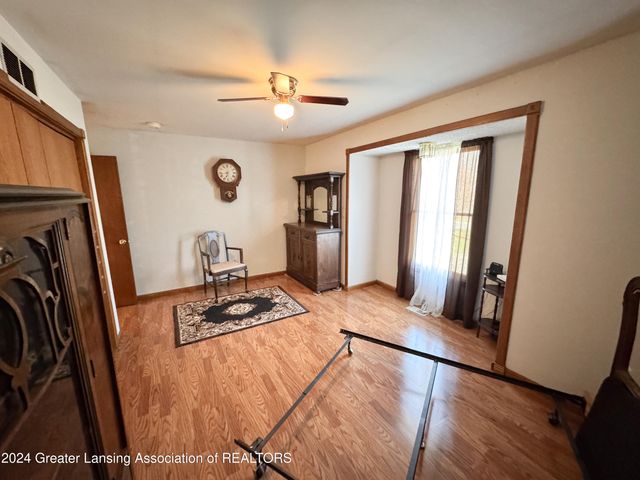 10004 Lakeside Drive, Perrinton, MI 48871