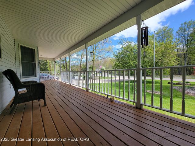 10004 Lakeside Drive, Perrinton, MI 48871