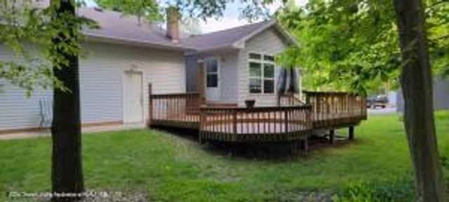 10004 Lakeside Drive, Perrinton, MI 48871