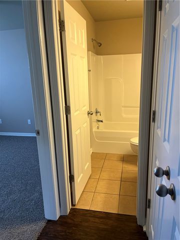 914 Post Road, Rogers, AR 72758