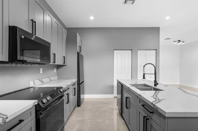 808 NW 5th Terrace, Hallandale Beach, FL 33009