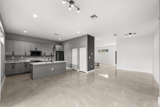 808 NW 5th Terrace, Hallandale Beach, FL 33009