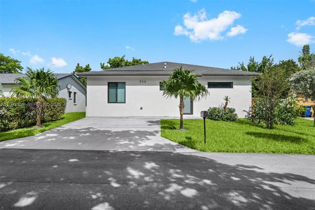 808 NW 5th Terrace, Hallandale Beach, FL 33009