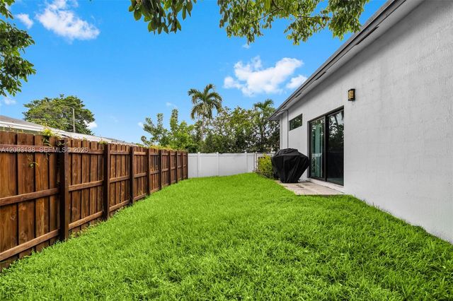 808 NW 5th Terrace, Hallandale Beach, FL 33009