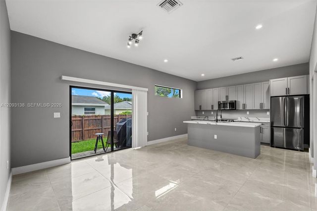 808 NW 5th Terrace, Hallandale Beach, FL 33009