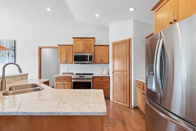 220 CORNELLIUS MARTIN COURT, De Pere, WI 54115