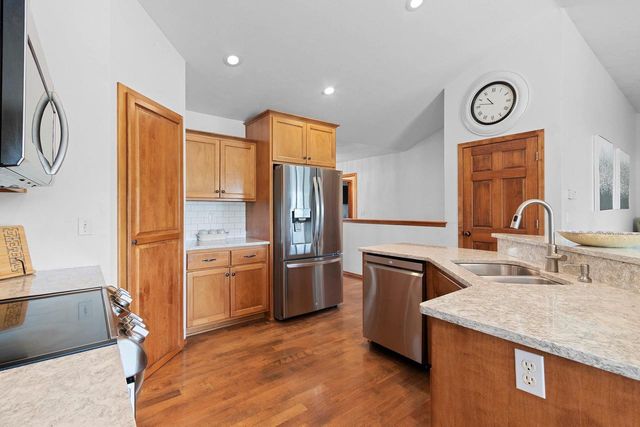 220 CORNELLIUS MARTIN COURT, De Pere, WI 54115