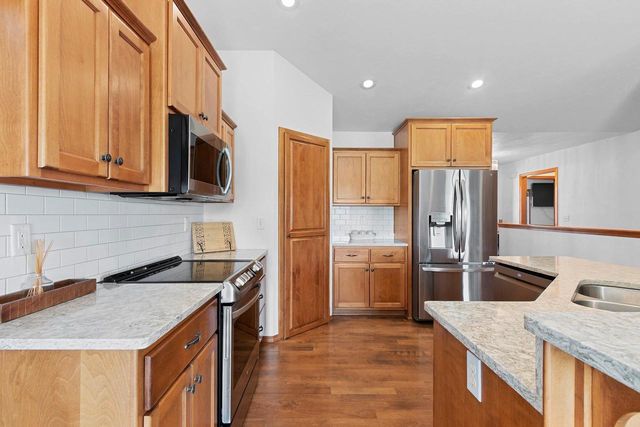 220 CORNELLIUS MARTIN COURT, De Pere, WI 54115