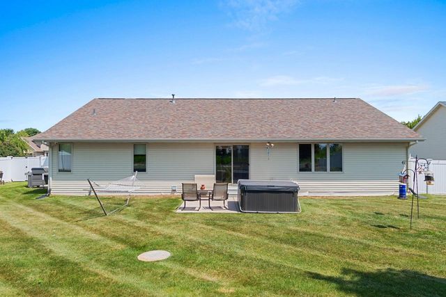 220 CORNELLIUS MARTIN COURT, De Pere, WI 54115