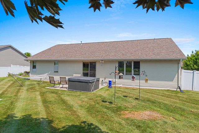 220 CORNELLIUS MARTIN COURT, De Pere, WI 54115