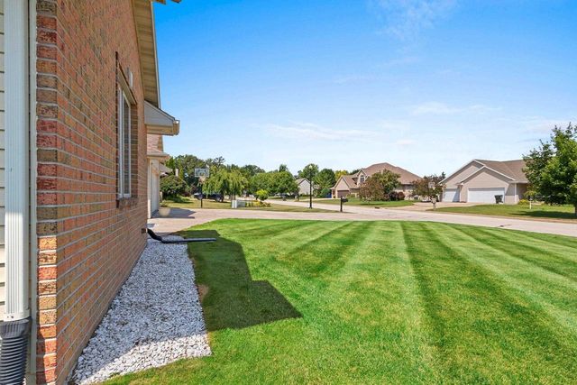 220 CORNELLIUS MARTIN COURT, De Pere, WI 54115