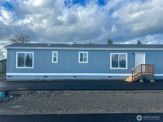 2010 Front Street #33, Lynden, WA 98264