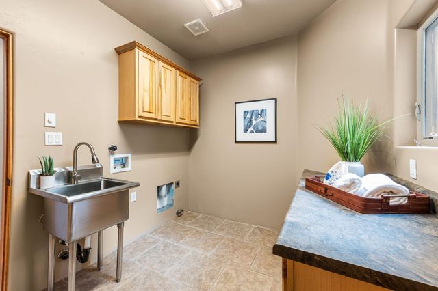 116 Savannah Lane, Corrales, NM 87048
