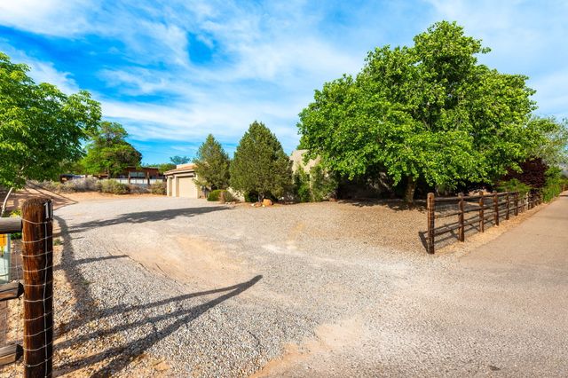 116 Savannah Lane, Corrales, NM 87048