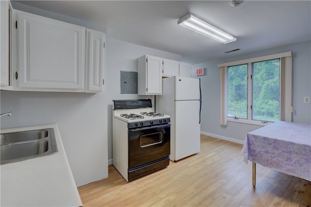626 Toll Gate Road, Warwick, RI 02886