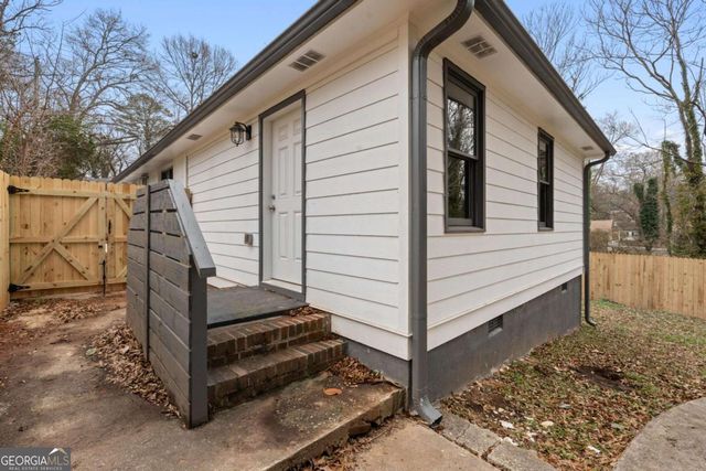 170 Stanhope Circle NW, Atlanta, GA 30314