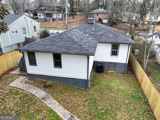 170 Stanhope Circle NW, Atlanta, GA 30314