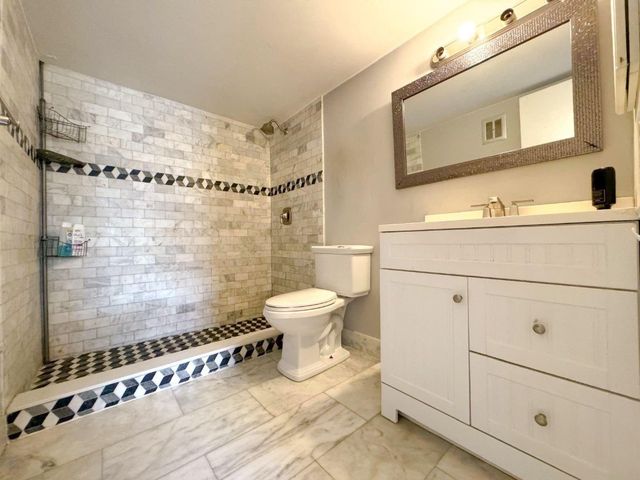 12 NE 19th Court 204A, Wilton Manors, FL 33305