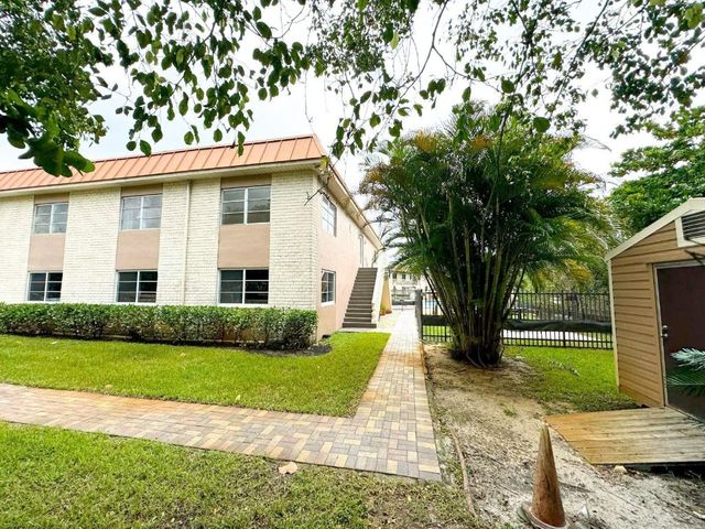12 NE 19th Court 204A, Wilton Manors, FL 33305