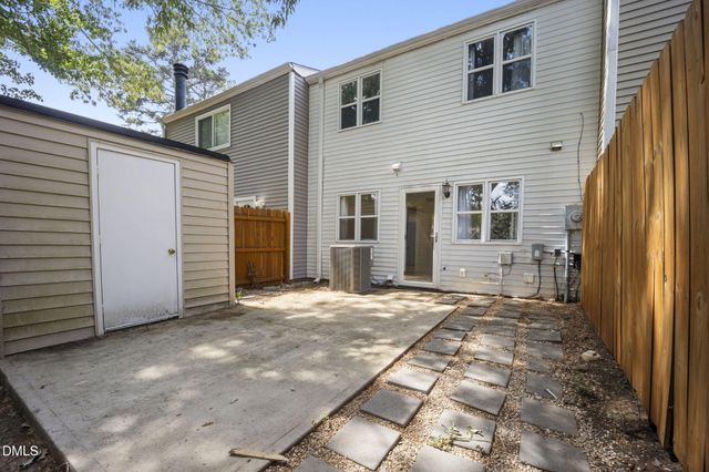 7728 Crown Crest Court, Raleigh, NC 27615