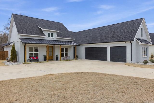 877 Belle Grove Loop, Benton, AR 72019