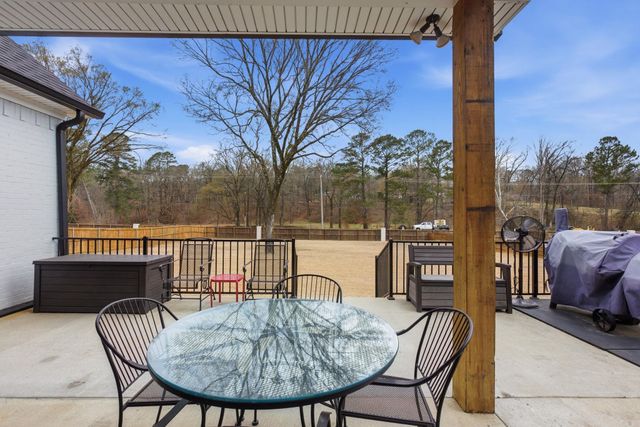 877 Belle Grove Loop, Benton, AR 72019