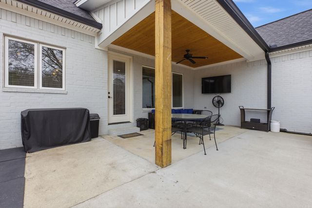 877 Belle Grove Loop, Benton, AR 72019