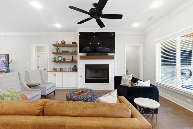 877 Belle Grove Loop, Benton, AR 72019