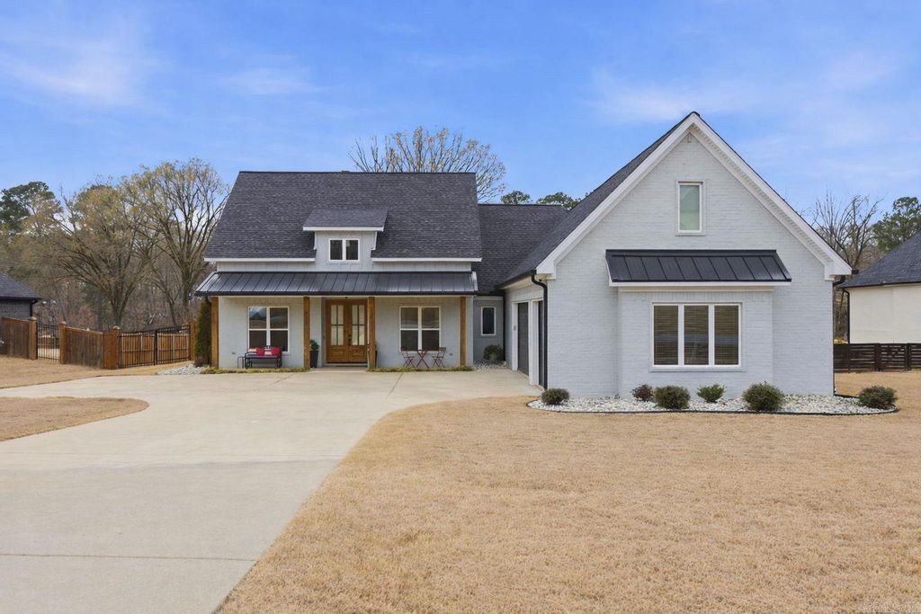 877 Belle Grove Loop, Benton, AR 72019