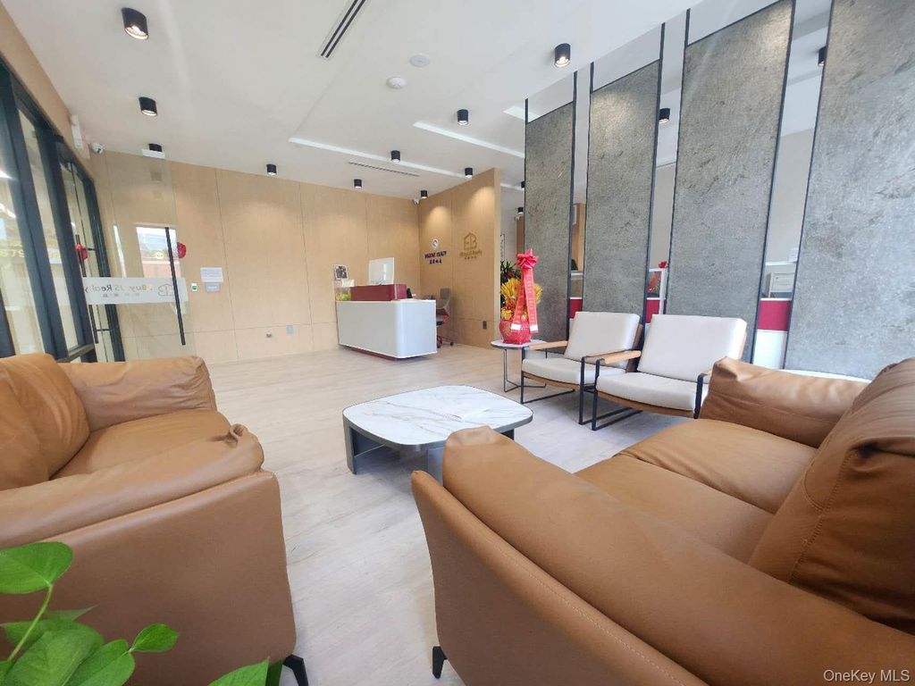 42-08 Bowne Street 102, Flushing, NY 11355 — photo 4
