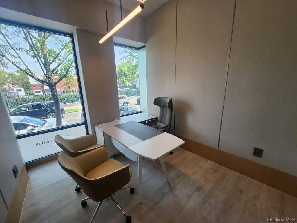 42-08 Bowne Street 102, Flushing, NY 11355 — photo 5