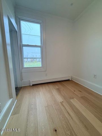 146 6th Avenue, Troy, NY 12180