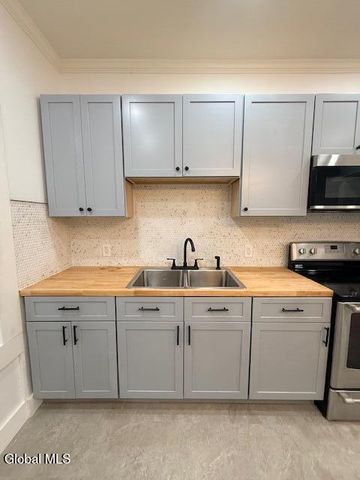 146 6th Avenue, Troy, NY 12180