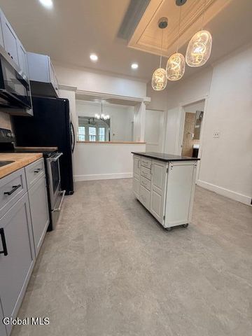 146 6th Avenue, Troy, NY 12180