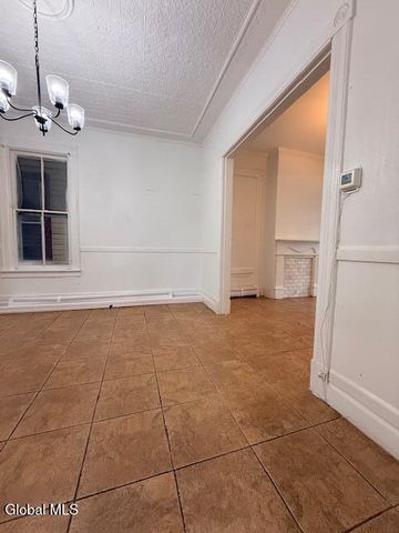 146 6th Avenue, Troy, NY 12180