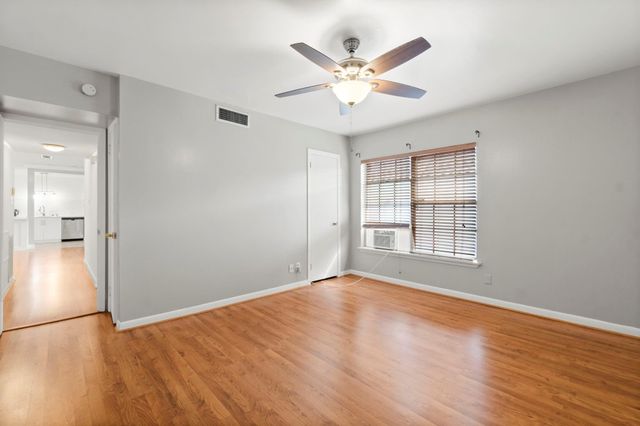 2824 Briarhurst Drive 14, Houston, TX 77057