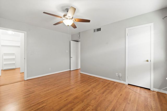 2824 Briarhurst Drive 14, Houston, TX 77057