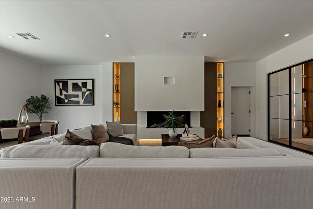 6648 E PERSHING Avenue, Scottsdale, AZ 85254
