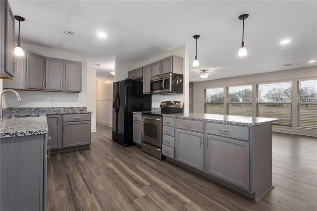 200 Lakecrest Boulevard, Rushville, MO 64484