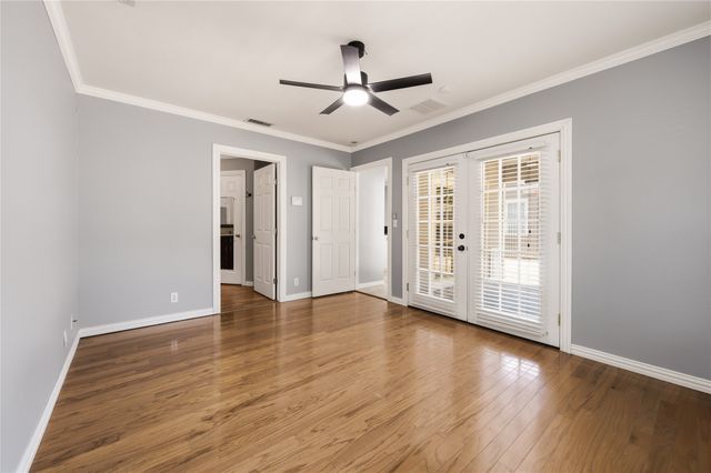 4424 Calmont Avenue, Fort Worth, TX 76107