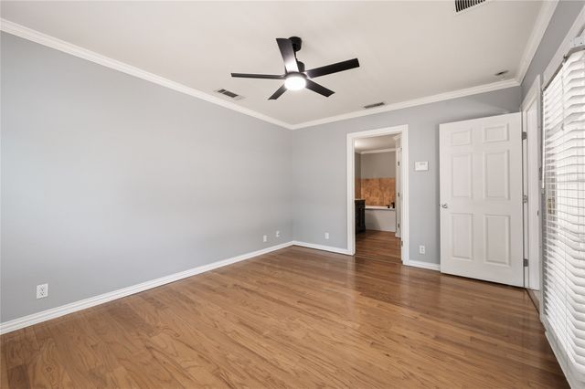 4424 Calmont Avenue, Fort Worth, TX 76107
