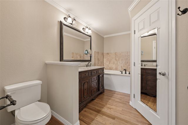 4424 Calmont Avenue, Fort Worth, TX 76107