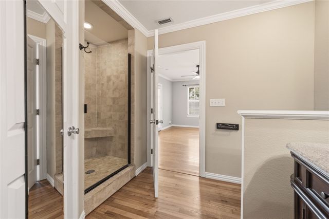 4424 Calmont Avenue, Fort Worth, TX 76107
